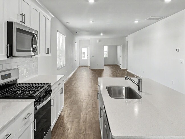 Building Photo - 1404 Jasmine View Wy.
