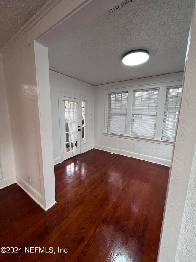 Foto del edificio - 3643 Walsh St
