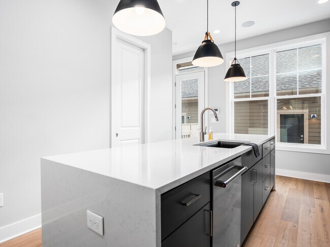 Foto del edificio - 928 Pullman Pl