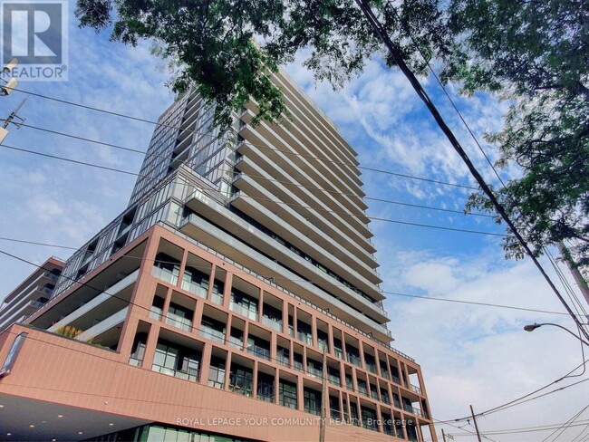Building Photo - 285-285 Dufferin St