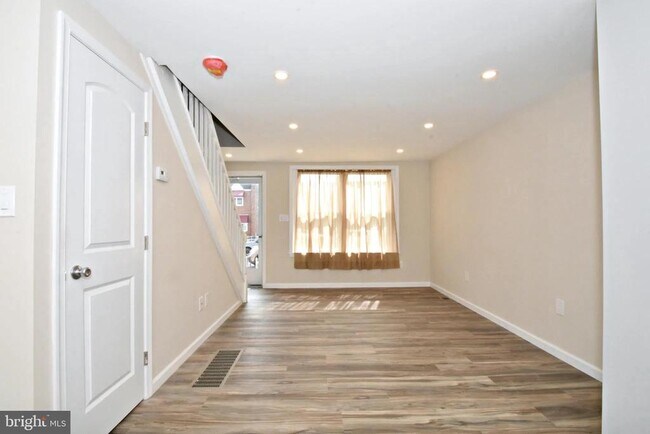 Foto del edificio - 3554 Miller St