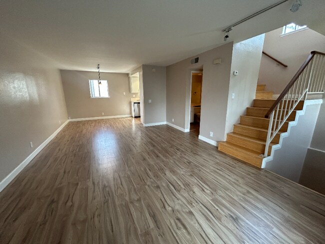 Foto del edificio - 1806 Huntington Dr