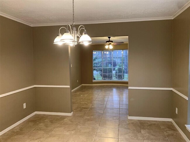 Foto del edificio - 25403 Thistlewaite Ln
