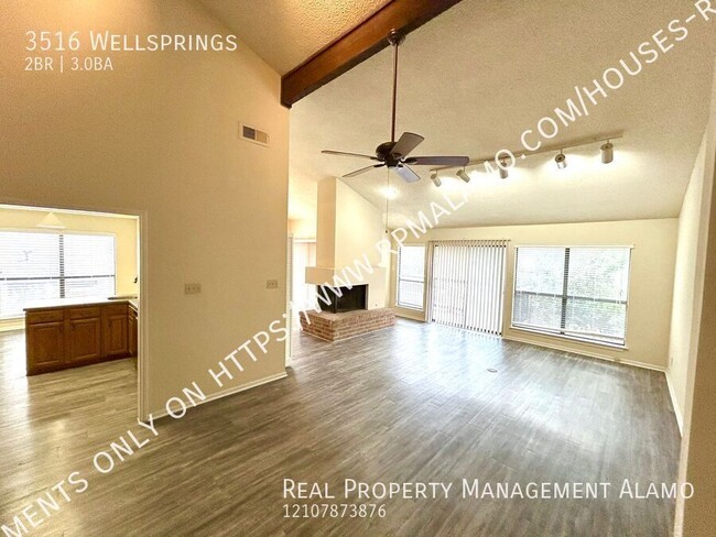 Building Photo - *MOVE IN SPECIAL* Tri-Level 2 Bedroom / 3 ...