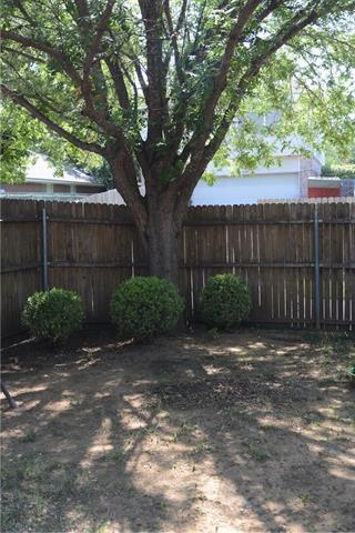 Foto del edificio - 1702 Shady Creek Dr