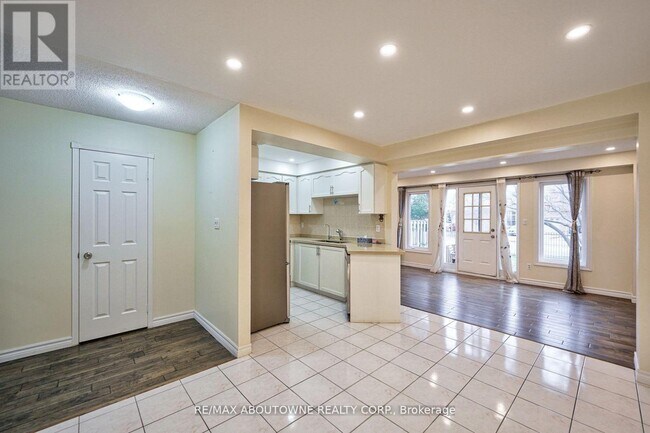 Building Photo - 455 Apache Ct