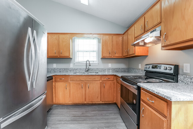 Building Photo - 2028 Candlewood Dr