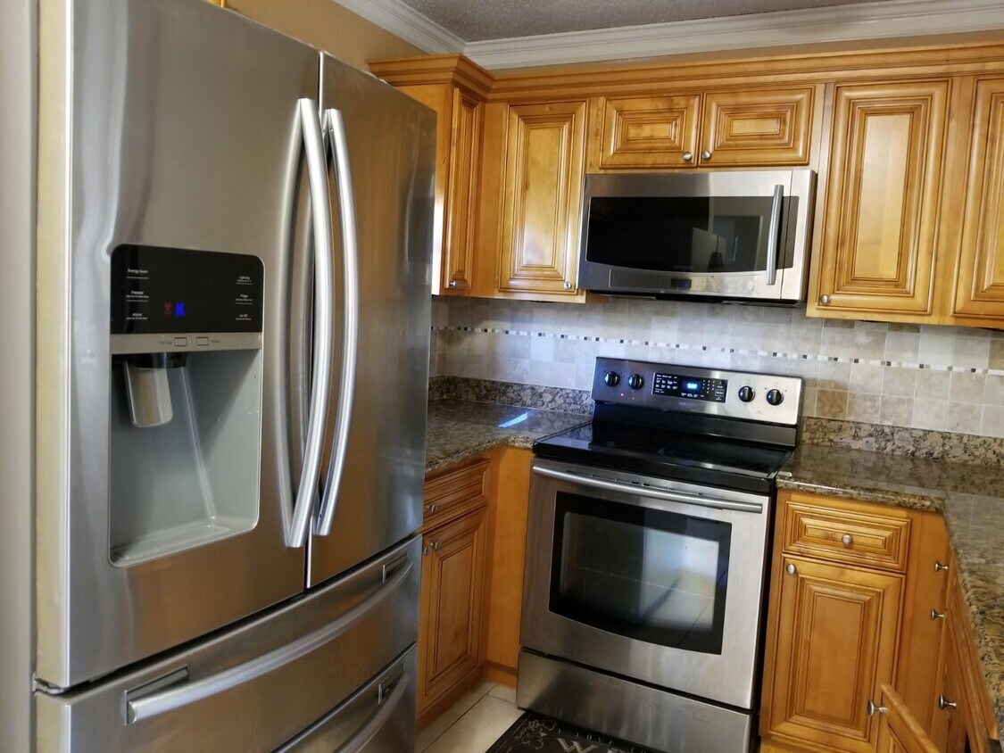 1561 Balfour Point Dr Unit H, Royal Palm Beach, FL 33411 Condo for Rent in Royal Palm Beach