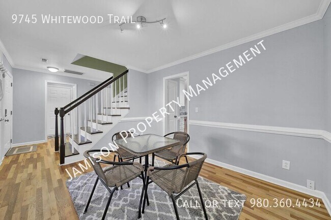 Foto del edificio - 9745 Whitewood Trail