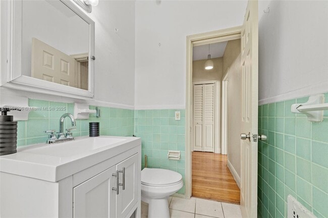 Building Photo - 301 86th St