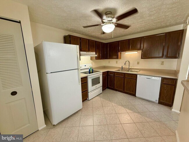 Foto del edificio - 8440 Rocky Knob Ct