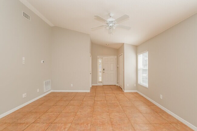 Foto del edificio - 10237 Lakeside Vista Dr
