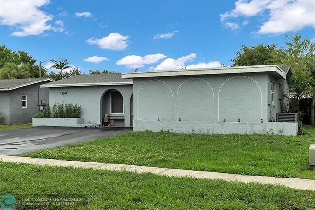 Foto del edificio - 11541 NW 33rd St