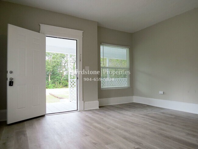 Building Photo - 3328 W 1st St, Jacksonville, FL 32254
