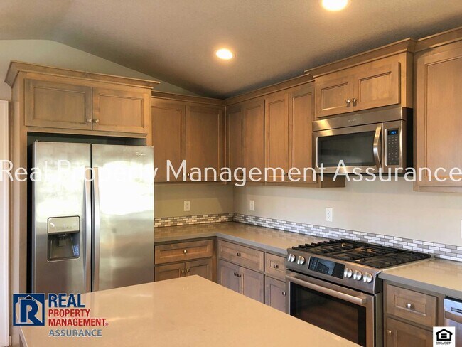 Foto del edificio - Quiet and Beautiful 3 BR/2.5 BA Hillsboro ...