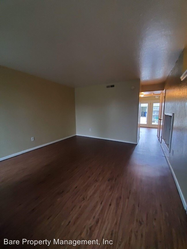Building Photo - 2209 Beaumont Dr