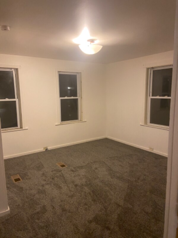 Building Photo - 103 County St