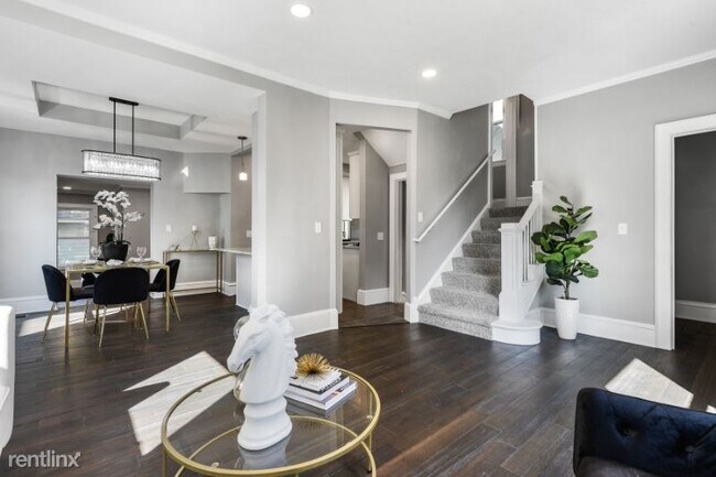 Foto del edificio - 4 br, 3 bath House - 3240 Holmes Ave S