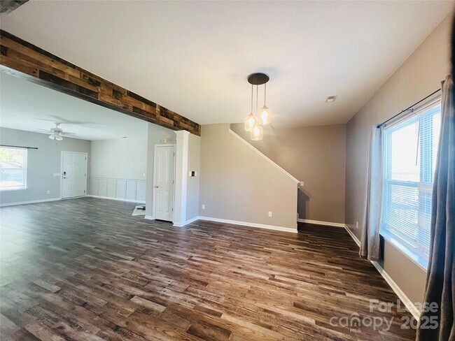 Foto del edificio - 2116 Seabrook Ln