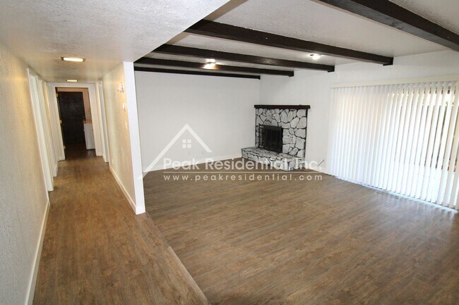 Building Photo - 3 br, 2 bath House - 6676 Gloria Drive