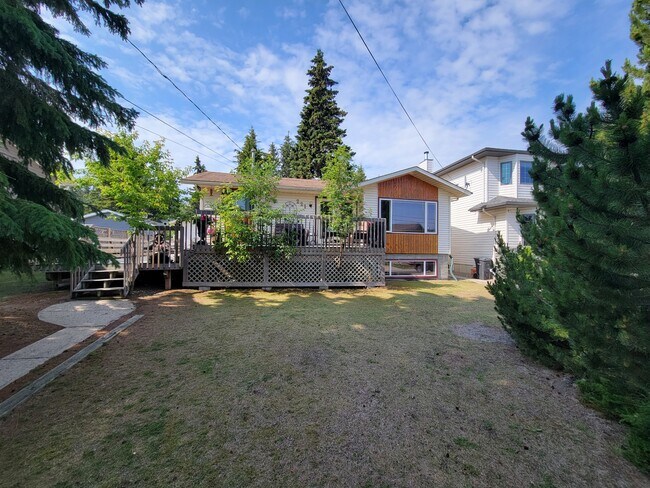 Building Photo - 221 Birch Ave