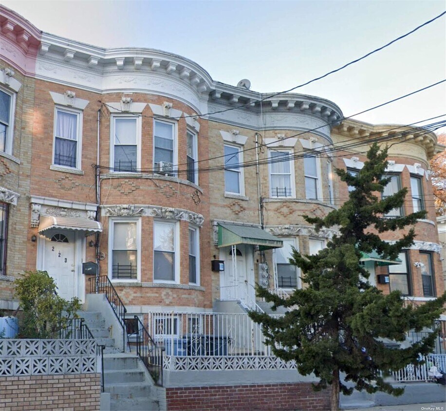 Primary Photo - 223 Sunnyside Ave