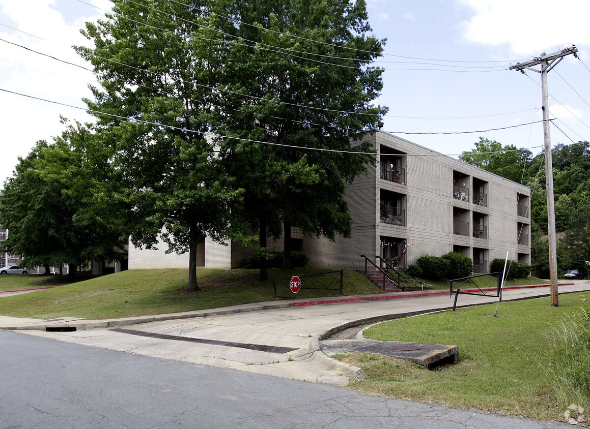 Cedar Garden Apartments in North Little Rock, AR
