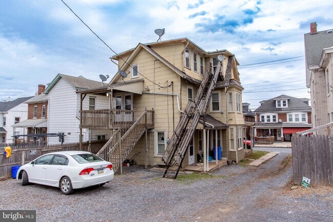 Foto del edificio - 37 S 13th St