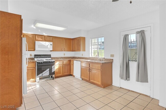 Foto del edificio - 7030 Burcot Ave