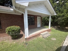 Building Photo - 988 Locust Dr NE