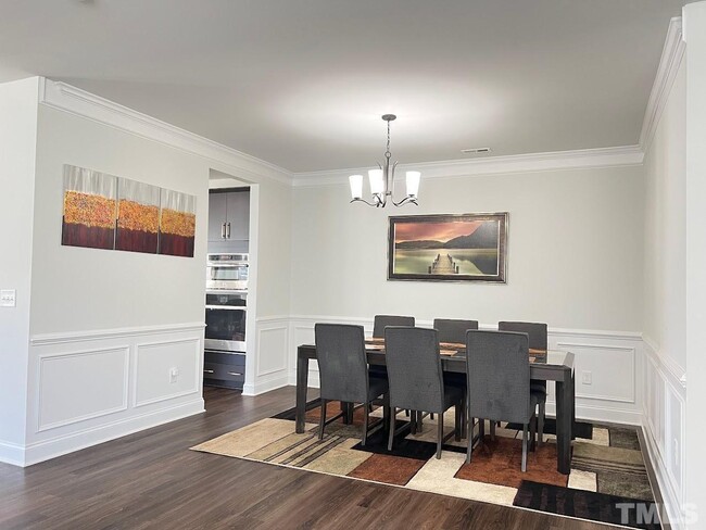 Building Photo - End Unit Luxary Townhome for Rent Apex