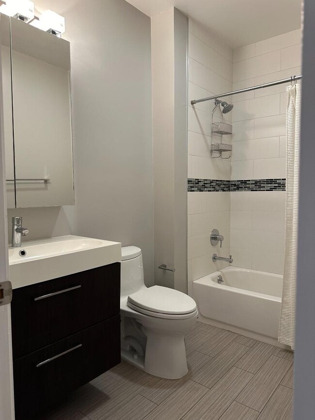 Building Photo - 440 Cesano Ct