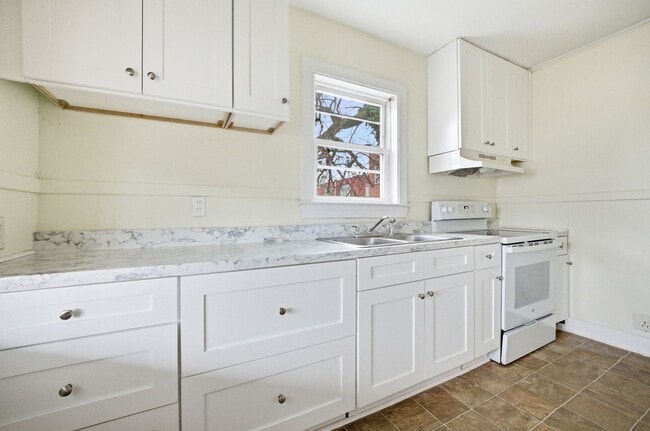 Building Photo - 212 Armistead