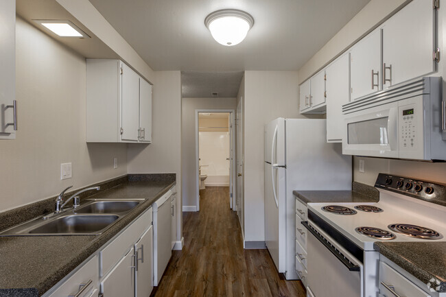 1BR, 1BA - 760 SF - Irving Place Apartments