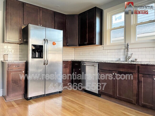 Foto del edificio - 2369 N 61st St