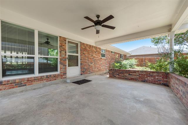 Foto del edificio - 1421 Meadow Ln