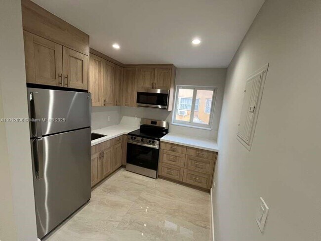 Foto del edificio - 1844 NW 19th St