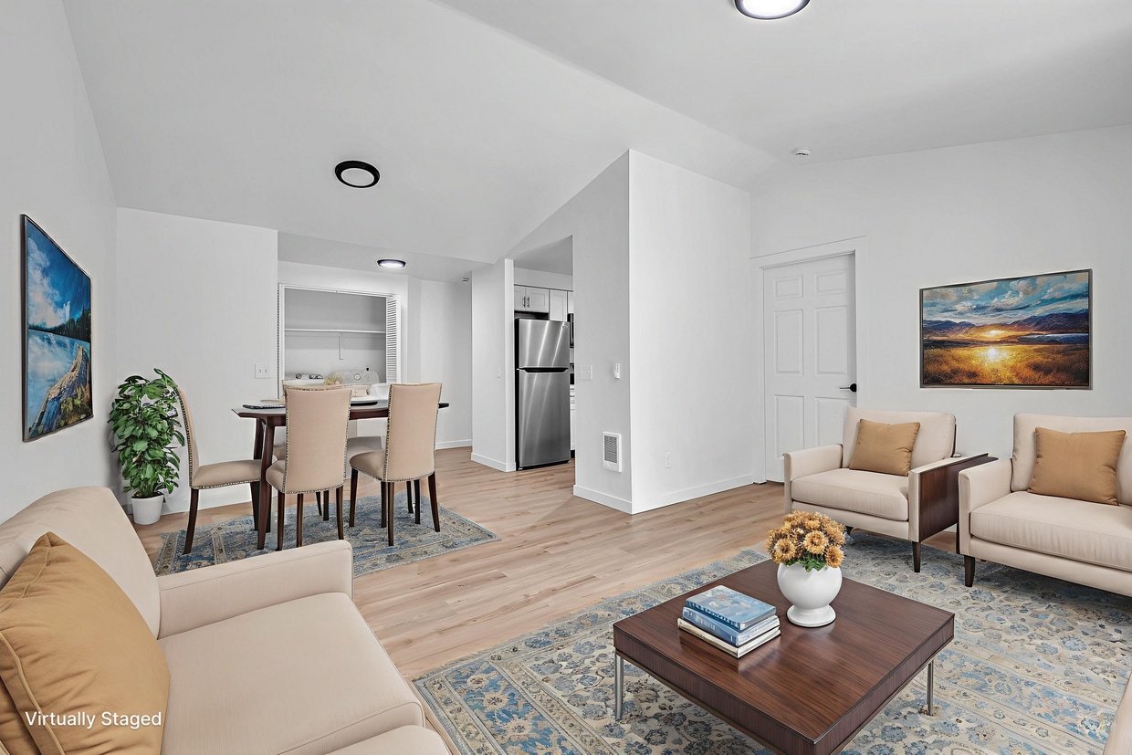 Foto principal - Bluebird Cozine Creek Apartments