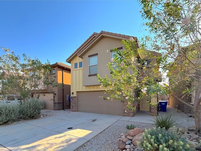 Foto del edificio - 4 Bed, 2.5 Bath Home with 2 Car Garage