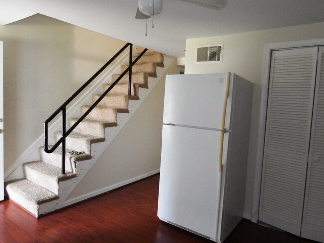 Photo - Nice Three bedroom w/ fenced yard House