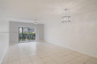 Building Photo - 2830 Riverside Dr