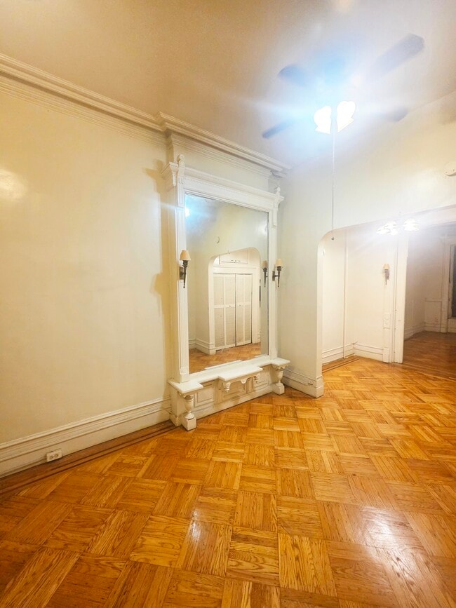 Building Photo - 105 Halsey St