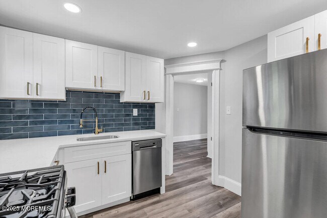 Building Photo - 209 Atkins Ave
