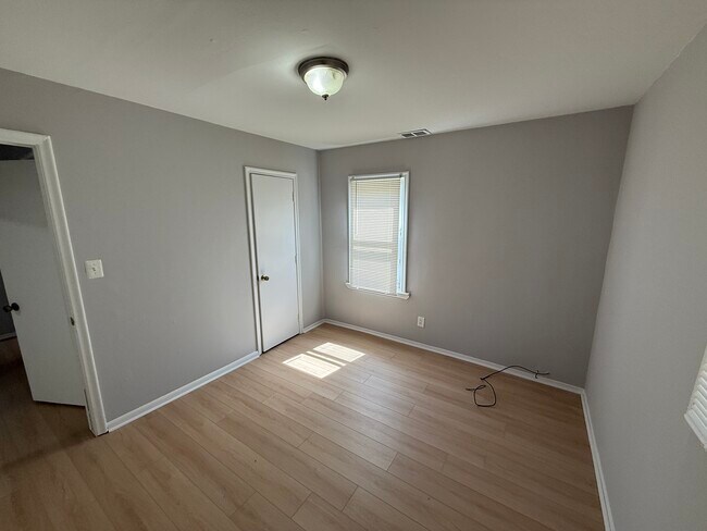 Foto del edificio - 20846 Atlantic Ave