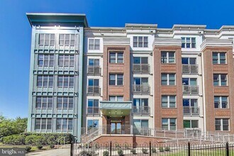Building Photo - 1350 Maryland Ave NE