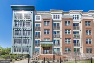 Building Photo - 1350 Maryland Ave NE