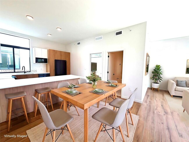 Foto del edificio - 515 NE 61st St