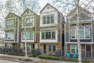 Building Photo - 1818 Dennis St