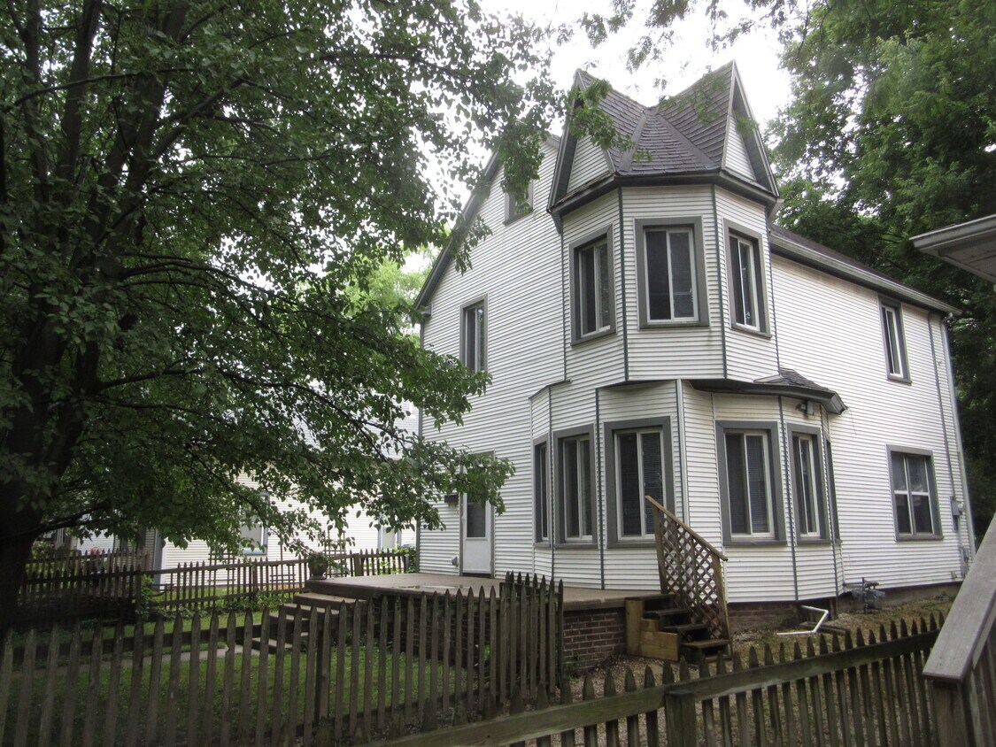 Primary Photo - 309 W Vine St