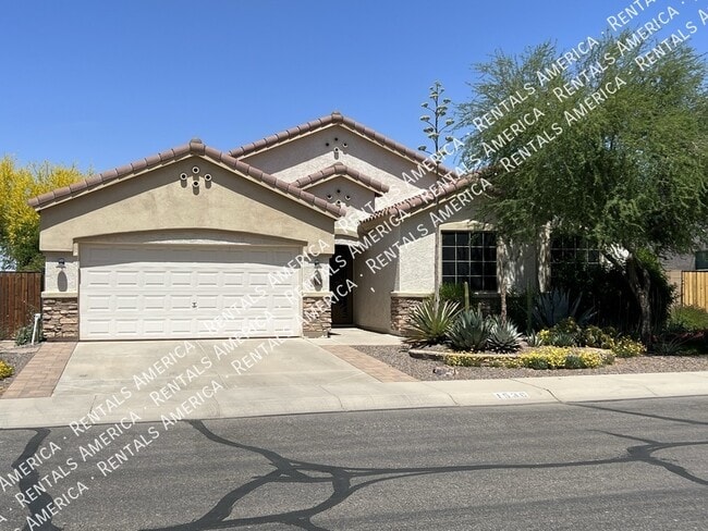 Building Photo - 1536 E Fontana Dr